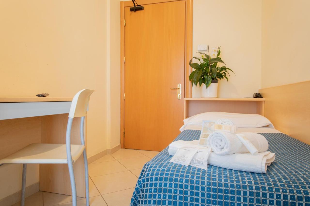 Hotel Fantasy Rimini Exterior photo