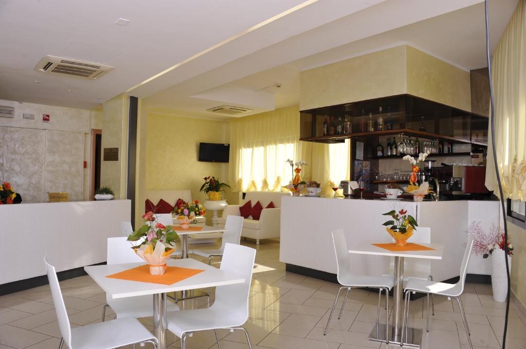 Hotel Fantasy Rimini Exterior photo