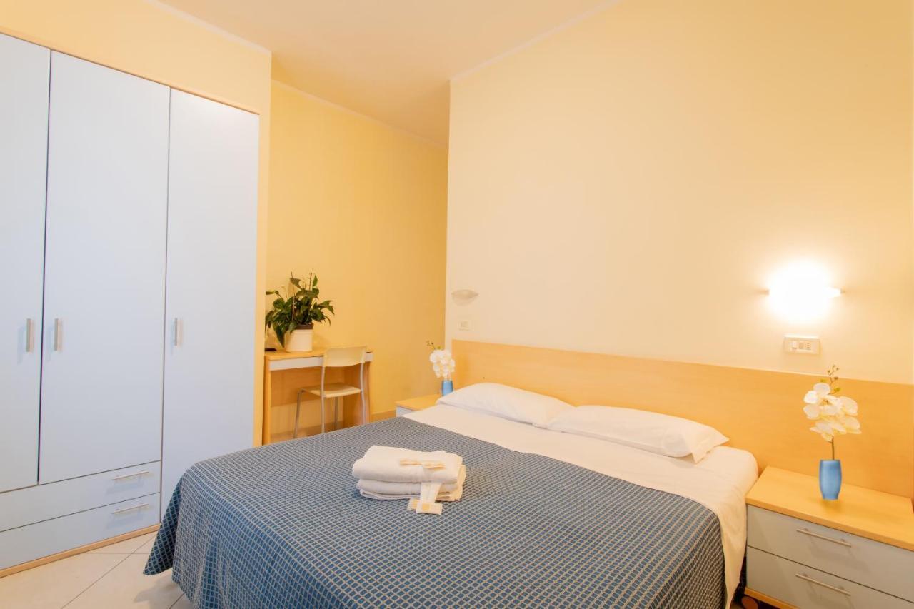 Hotel Fantasy Rimini Exterior photo